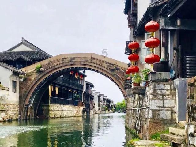 逃出郊外露营地